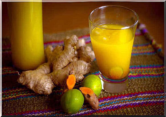 Prepare the turmeric juice.