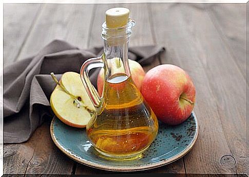 Apple vinegar for frying pans.