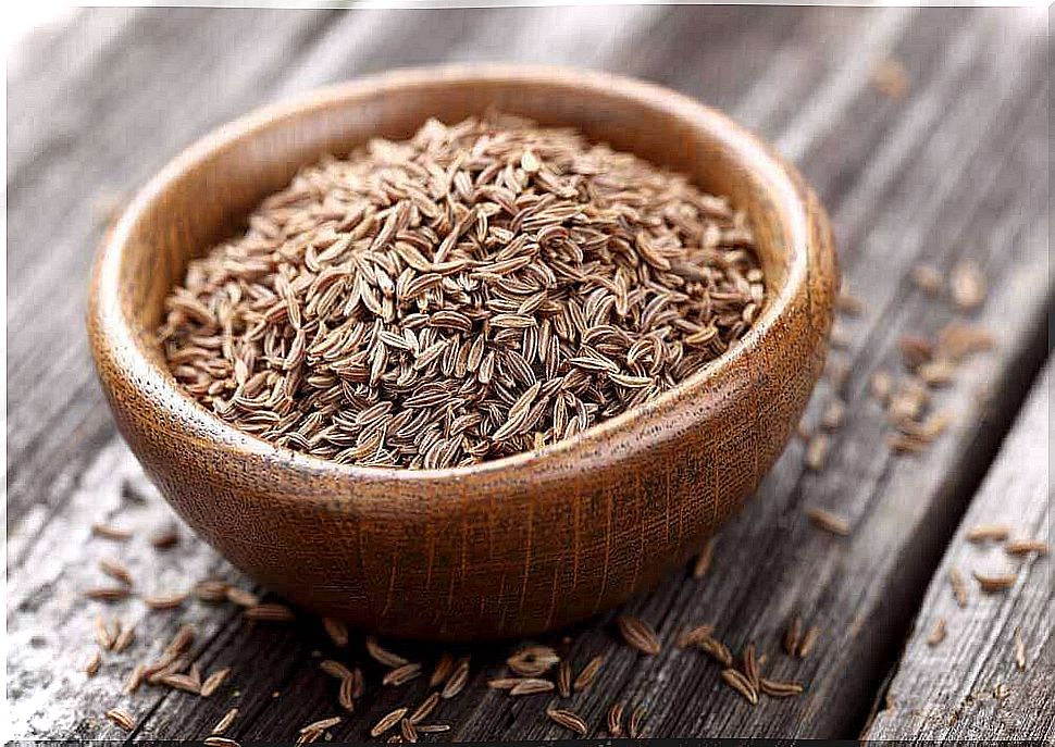 Cumin seeds in a bowl.