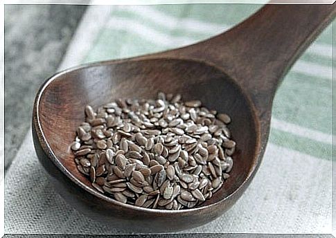 Flax seeds to cleanse colon waste 