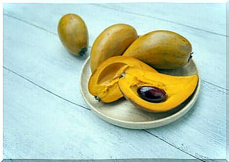 Lucuma cut in half. 