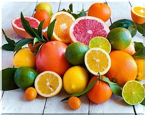 Citrus fruits contain pectin