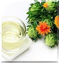 Flowers and safflower oil. 