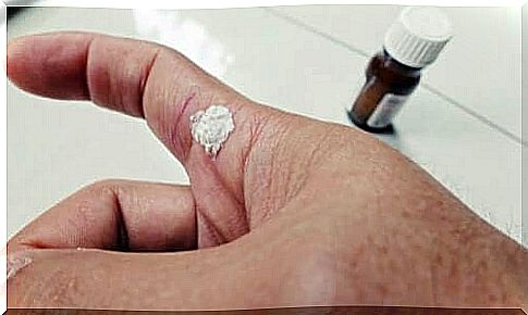 Salicylic acid on a finger