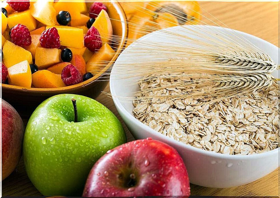 eating foods high in fiber to fight hypothyroidism