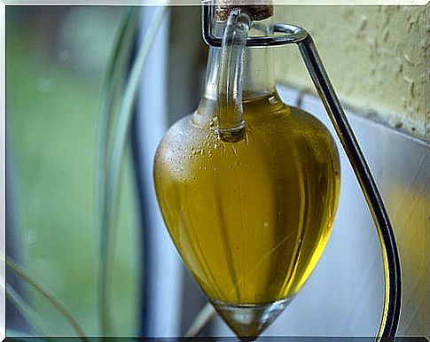 Olive oil is one of the natural pain relievers.