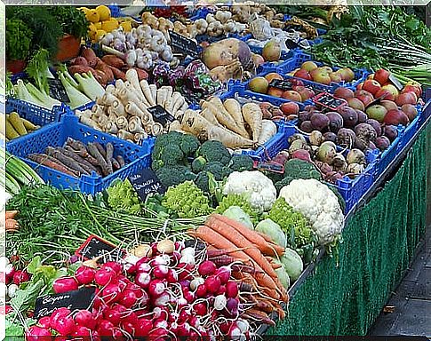 fruit and vegetable stand